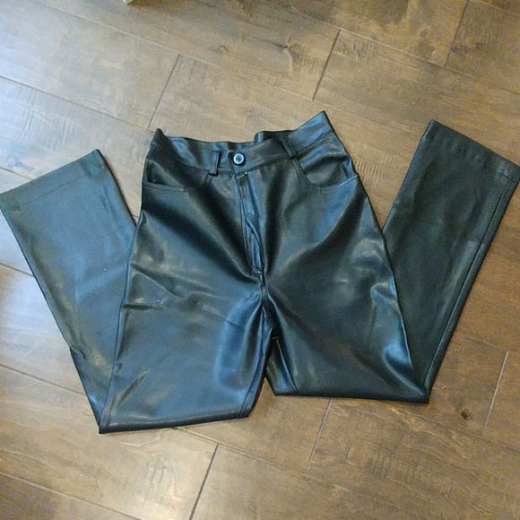 Astuces faux leather pants - Picture 3 of 8
